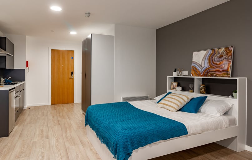 Penthouse Studio, Pavilion Court, 20 First Way, Wembley, London - Image 1